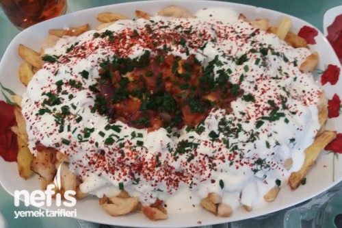 Patates Yatagında Yoğurt Soslu Jülyen Et/tavuk Göğsü Tarifi