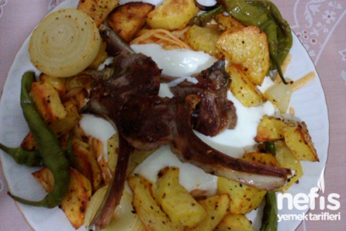 Makarna Yatağında Pirzola