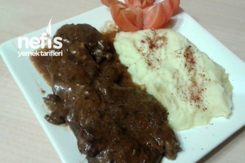 Püre Eşliğinde Soslu Biftek Tarifi