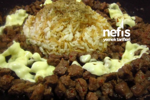 Pilavlı Kaşarlı Et Yemeği