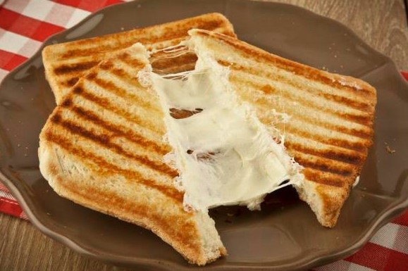 Çift Kaşarlı Tost