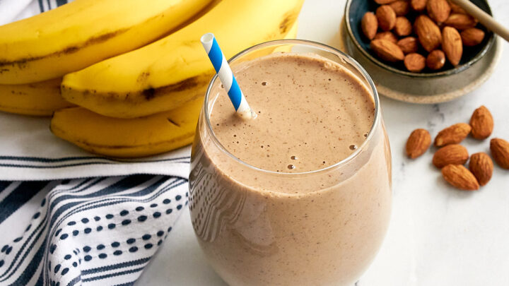 Badem Sütlü Muzlu Smoothie 
