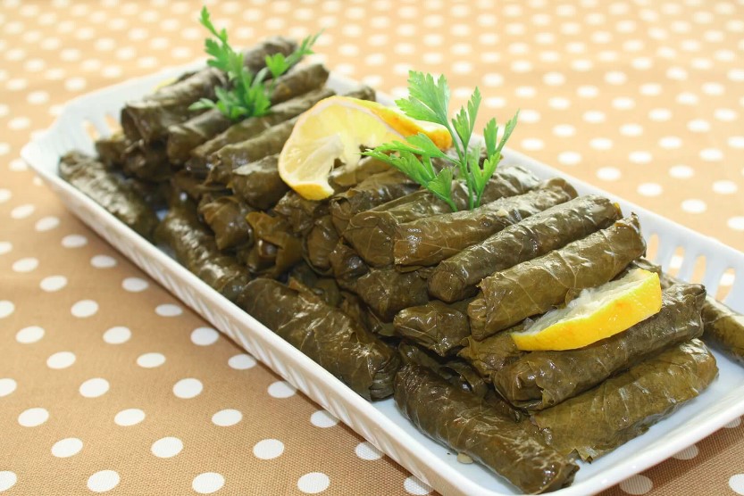 Zeytinyağlı Kuşüzümlü Yaprak Sarma