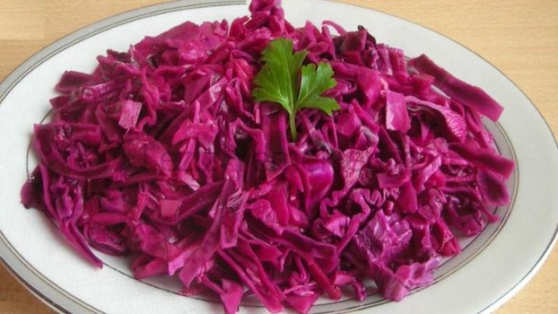KIRMIZI SALATA