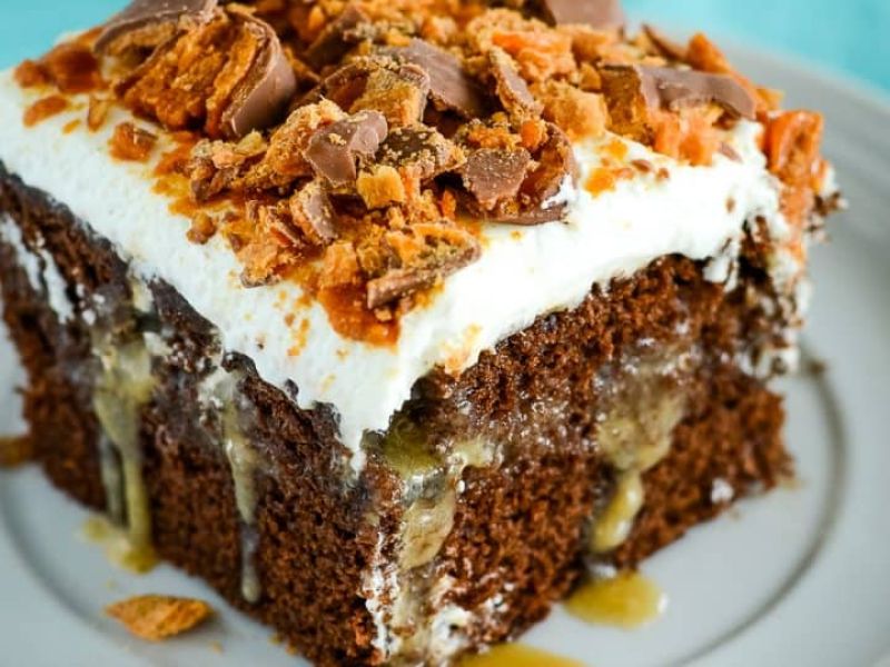 Chocolate Butterfinger-Caramel Cake