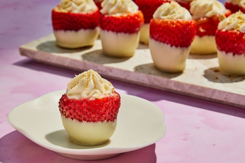 Strawberry Cheesecake Bites