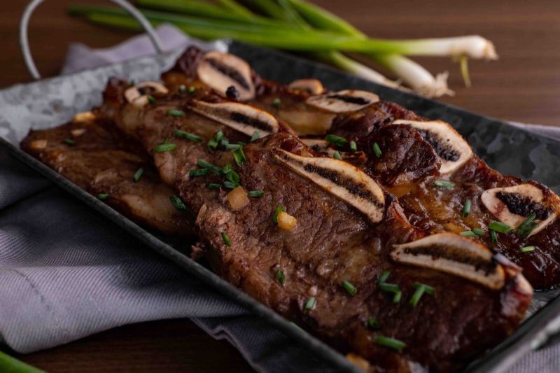 Kalbi (Marinated Beef Short Ribs)