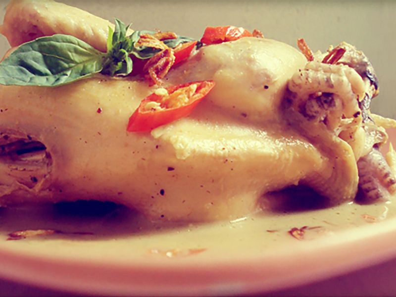 Opor Ayam (Chicken in Coconut Milk)