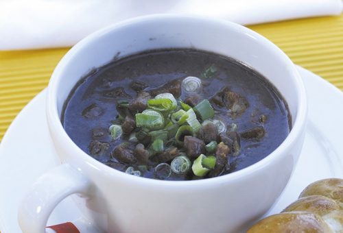 Pastırmalı Siyah Fasulye Çorbası