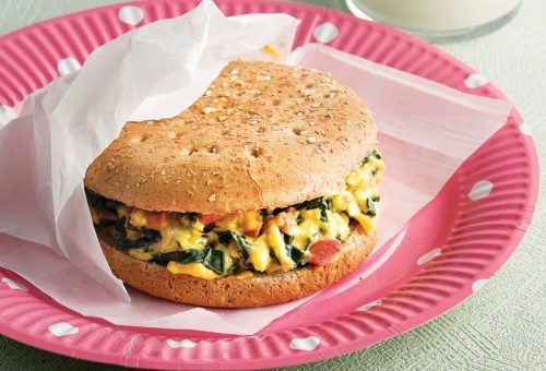 ÇEDARLI OMLET SANDVİÇ