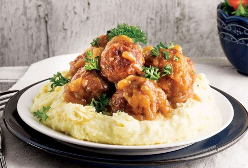 PATATES PÜRESİ YATAĞINDA KAŞARLI HİNDİ KÖFTE