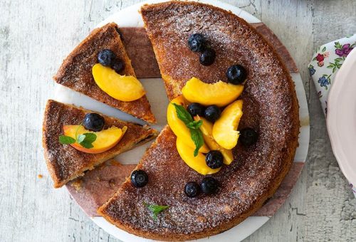 Şeftalili ve yaban mersinli kek Tarifi