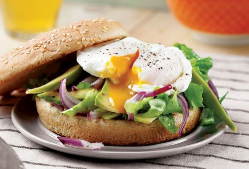 YUMURTALI AVOKADO BURGER