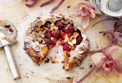 Çilekli milföy tart