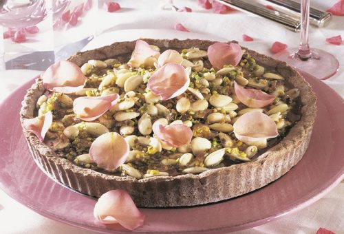 Gül aromalı çikolatalı tart