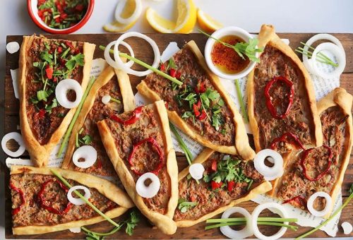 Konutta Kıymalı Pide