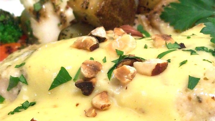 Blender Sauce Noisette (Hollandaise with Hazelnut Butter)