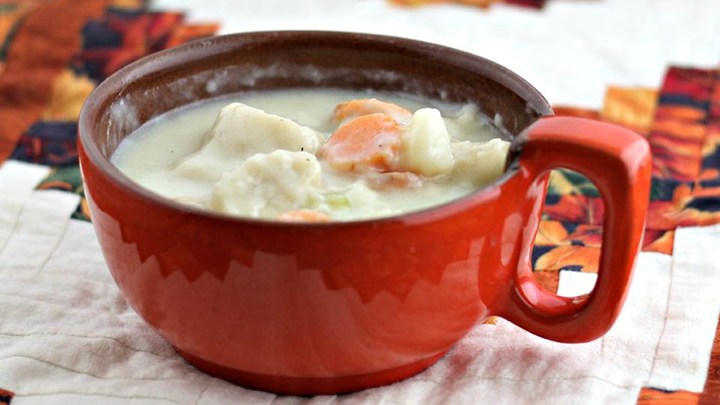 Cheesy Potato Knipla Soup