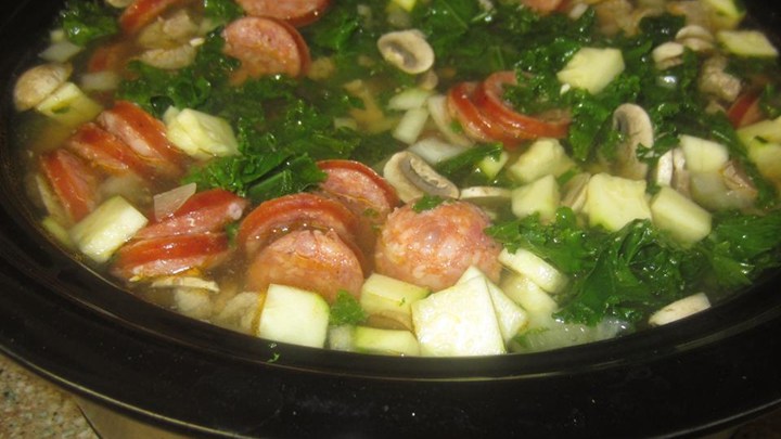 Portekiz Sosisli Kale Çorbası