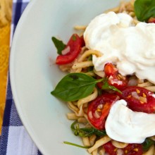 Pasta With Cherry Tomatoes & Burrata Cheese Tarifi