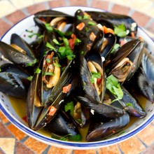Mussels In White Wine With Sopressata & Sun-Dried Tomatoes Tarifi