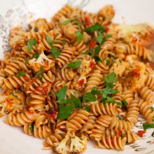 Fusilli With Roasted Cauliflower & Sun-dried Tomato Pesto Tarifi