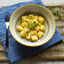 Lemon Ricotta Gnocchi In Butter Thyme Sauce Tarifi